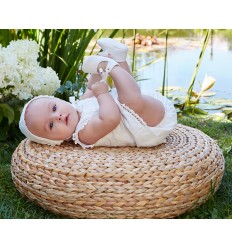 Vestido de la marca Paz Rodríguez en lino con puntilla