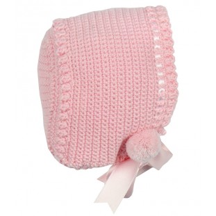 Capota de lana rosa hecha a mano con cinta y pompón